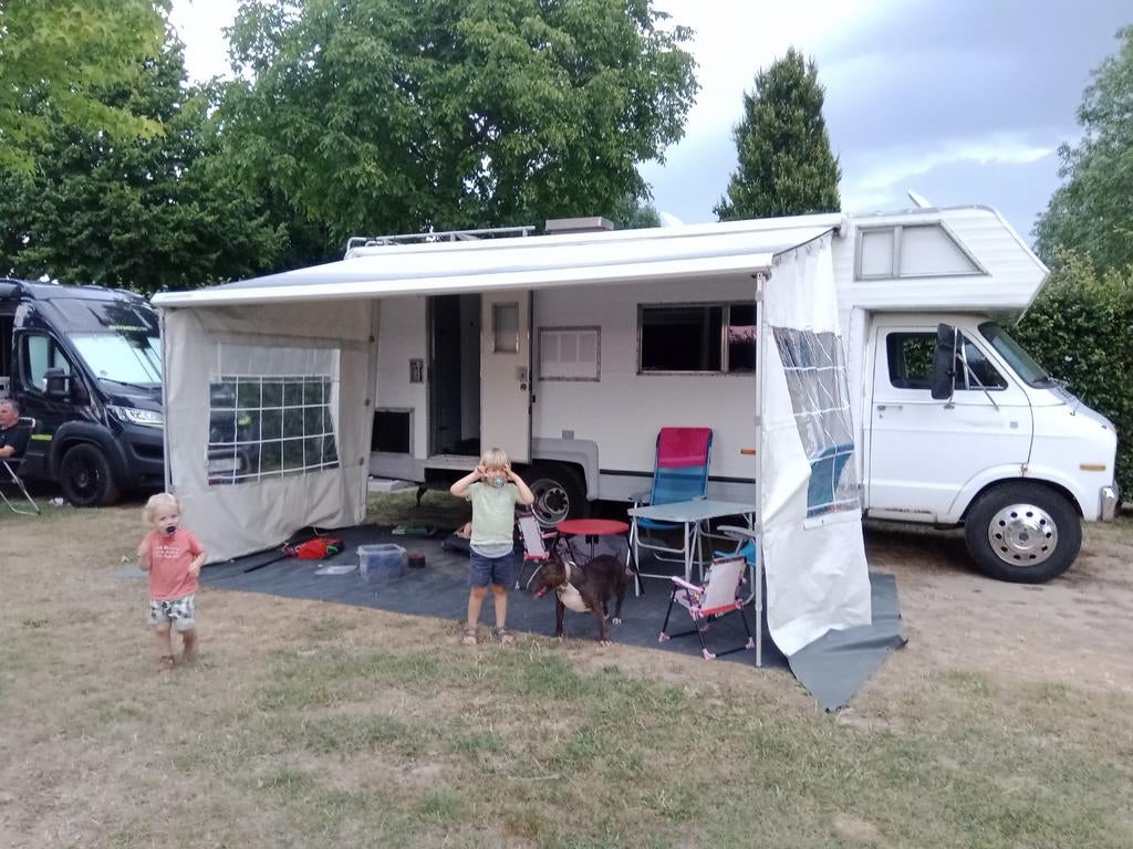 Dodge mobilehome 1978, Caravans en Kamperen, Mobilhomes, Particulier, Alkoof, Benzine, Ophalen