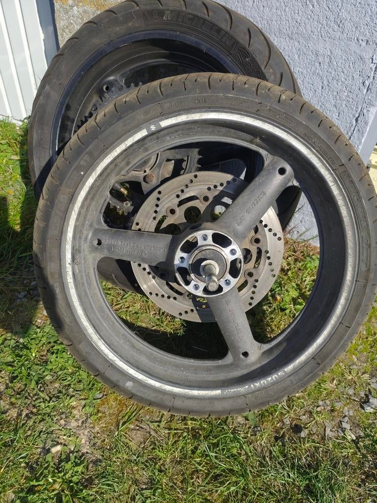 Suzuki lot Roue avant et arrière