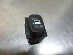Commutateur vitre électrique d'un Peugeot Partner (Partner, -, 3 mois de garantie, Utilisé, -