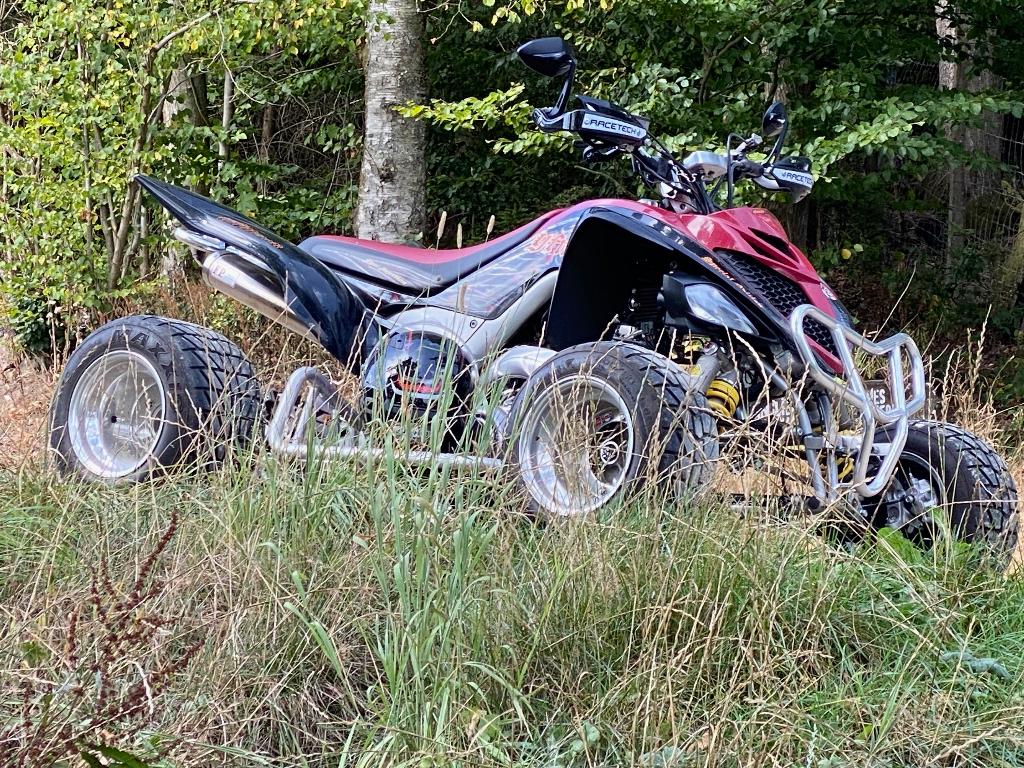 Quad de course Yamaha YFM700, Motos, 686 cm³, 12 à 35 kW, 1 cylindre