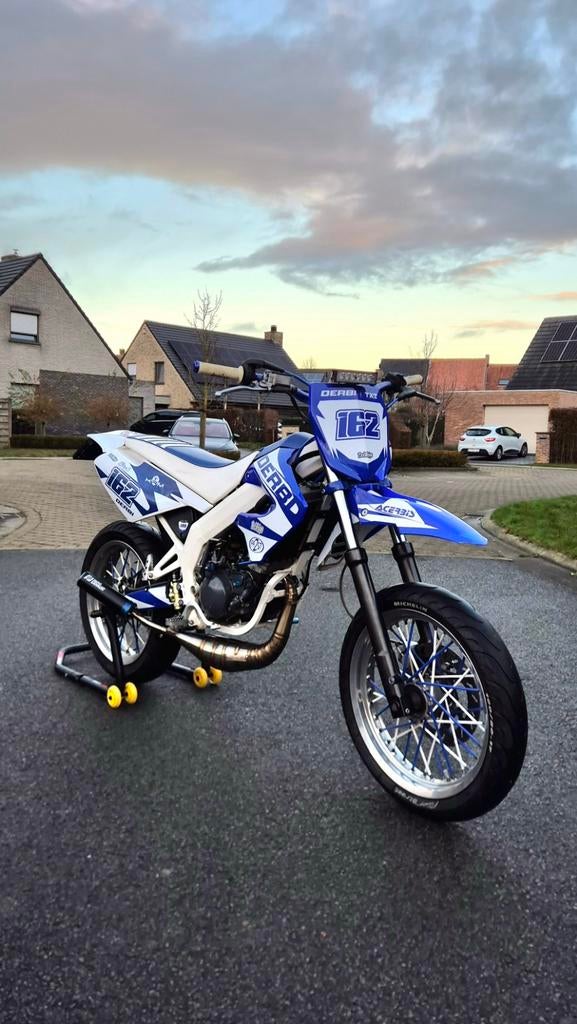 DERBI SENDA NIEUW/CUSTOM, Fietsen en Brommers, Brommers | Derbi, 6 versnellingen, Ophalen of Verzenden, 50 cc, Klasse B (45 km/u)