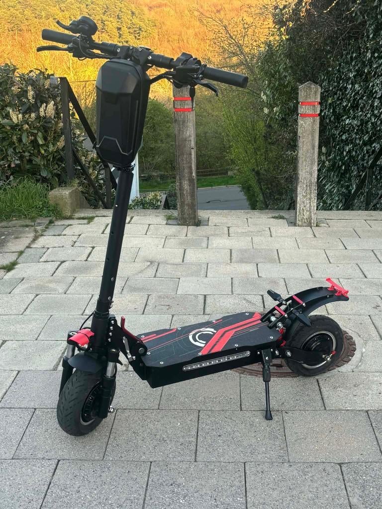 Trottinette Boyueda Q7 Pro Max Bi moteur 2x1600 watts, Vélos & Vélomoteurs, Enlèvement, Comme neuf, Step électrique (E-scooter)