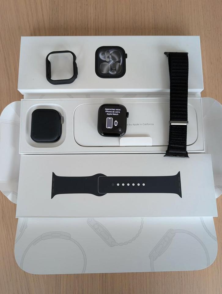 Apple Watch séries 11 Noir de Jais, Bijoux, Sacs & Beauté, Montres connectées, Comme neuf, Noir, Enlèvement