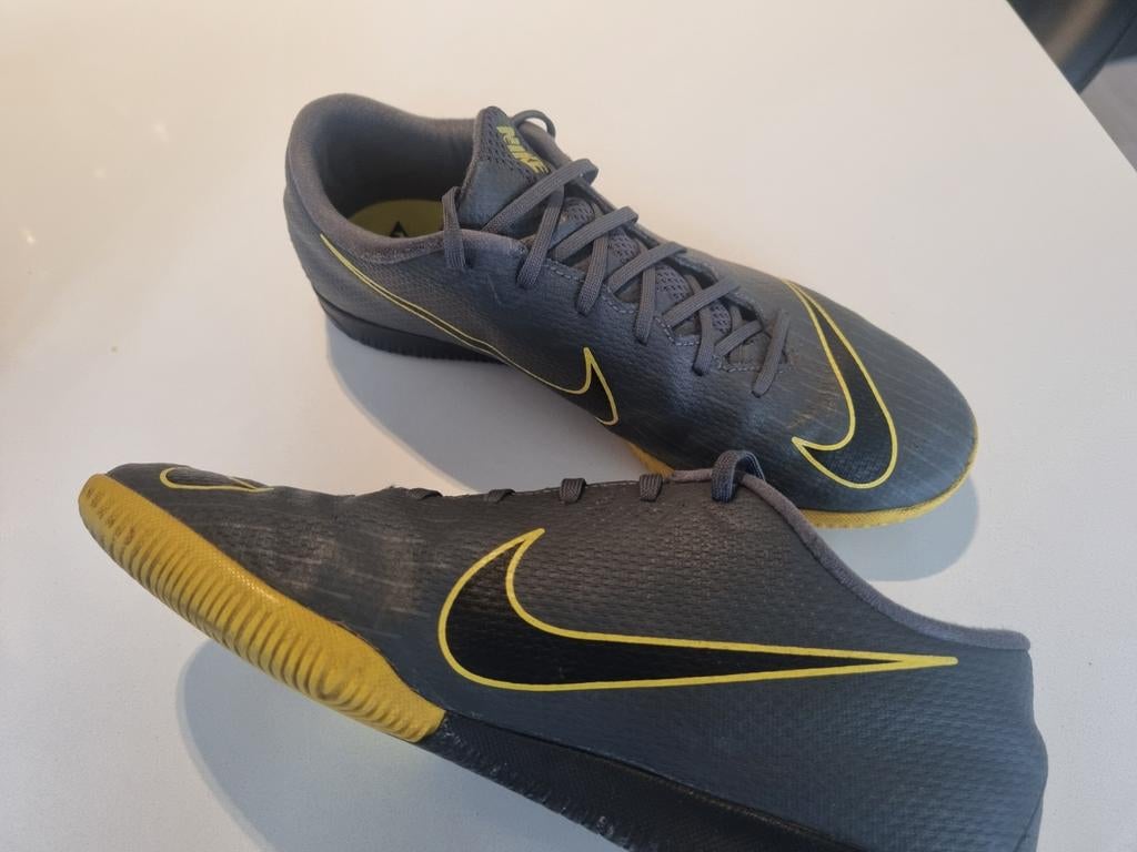 Nike maat 38, Enlèvement