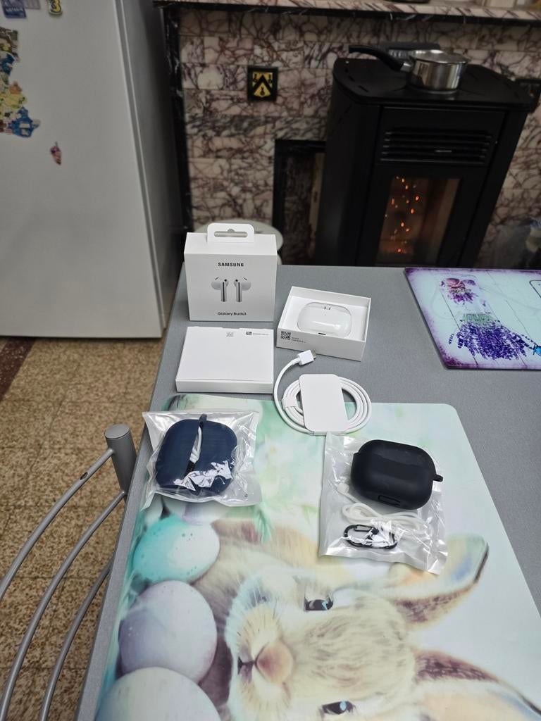 ÉCOUTEURS SAMSUNG GALAXY BUDS 3, Télécoms, Téléphonie mobile | Écouteurs, Neuf, Intra-auriculaires (Earbuds), Samsung, Blanc, Réduction active du bruit