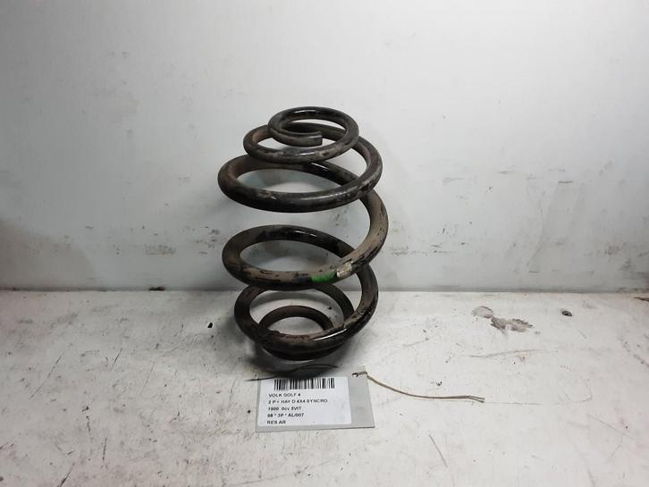 RESSORT DE SUSPENSION ARRIERE Volkswagen Golf IV (1J1), Autos : Pièces & Accessoires, Suspension & Châssis, Volkswagen, Utilisé