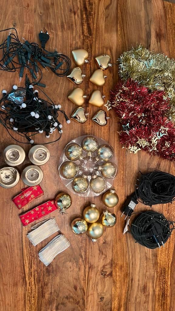 Kerstdecoratie set met 4 lichtslingers + ballen, Diversen, Kerst, Zo goed als nieuw, Ophalen