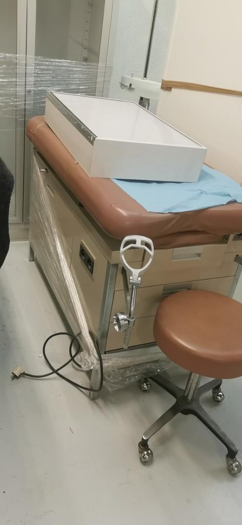 Table  d'examen médicale/gynécologique, Enlèvement