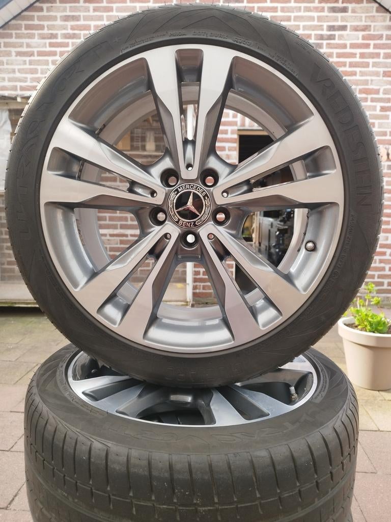 Pneus d'été 245/40/R18 d'origine Mercedes W205+capteurs, Véhicule de tourisme, Pneus été, 18 pouces, Enlèvement