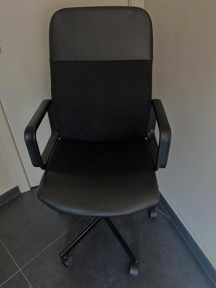 Bureaustoel ikea als nieuw, Huis en Inrichting, Bureaustoelen, Zo goed als nieuw, Bureaustoel, Zwart, Ophalen
