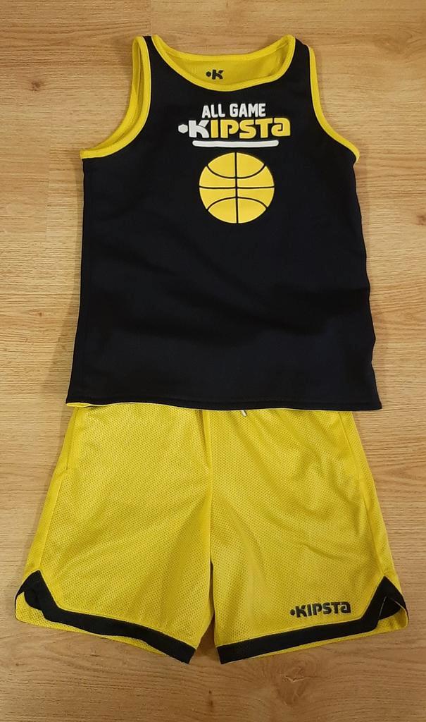 Omkeerbaar basket setje KIPSTA: T-shirt mt128, short mt 116, Kinderen en Baby's, Kinderkleding | Maat 116, Zo goed als nieuw, Jongen