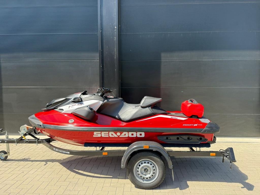 Salaire en forme de papillon Sea Doo RXP 325 Stolen, Sports nautiques & Bateaux, Jet Skis & Scooters de mer, Enlèvement