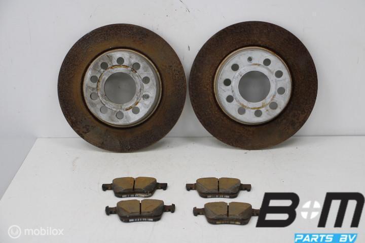 Set schijven + blokken achterzijde VW Golf 7 1K0615601AA, Gebruikt