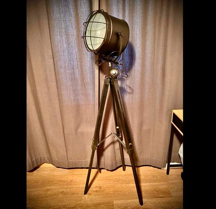 Industriële spotlamp 1,60m, Huis en Inrichting, Lampen | Vloerlampen, Zo goed als nieuw, Ophalen