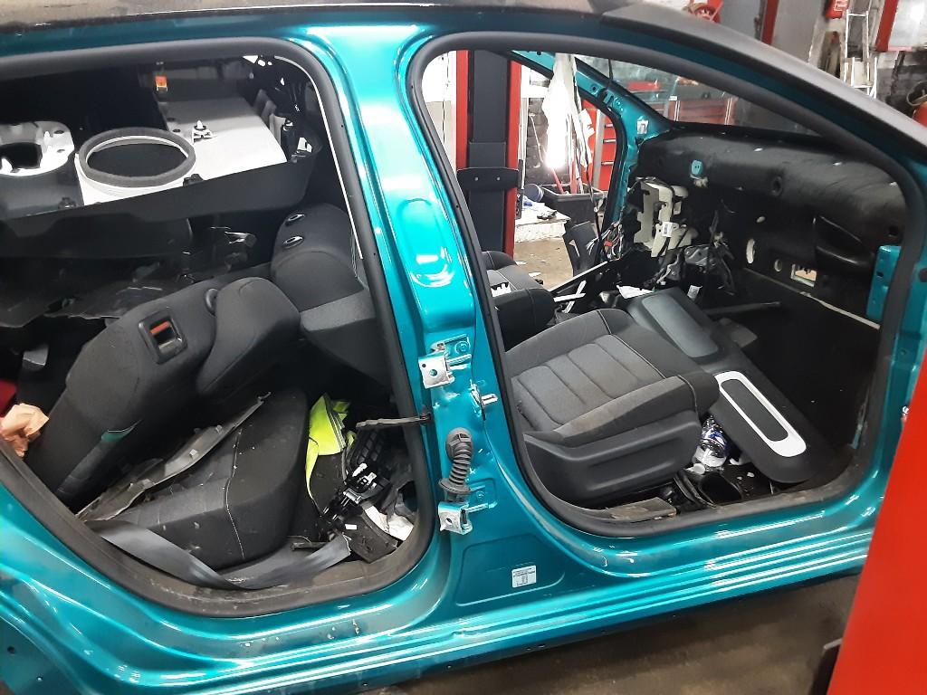 DIVERS MONTANT PORTE C D Citroën C3 (SX / SW) (01-2016/-), Utilisé, Citroën