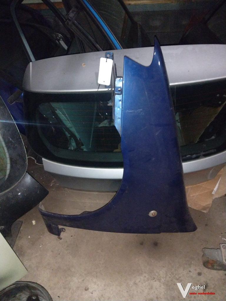 lv scherm Fiat Punto 1999 TM 2004, Auto-onderdelen, Carrosserie, Spatbord, Gebruikt, Ophalen