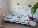 Kinderbed met nachttafeltje en beveiliging, Kinderen en Baby's, Ophalen, 85 tot 100 cm, Gebruikt, Lattenbodem