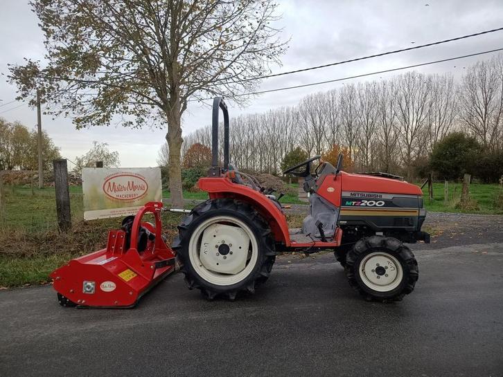 Mitsubishi MTZ200 met klepelmaaier en hakselaar, Zakelijke goederen, Landbouw | Werktuigen, Akkerbouw, Bollenteelt, Boomteelt