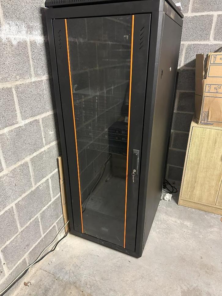 Rack informatique + Serveurs, Computers en Software, Serverkasten, Gebruikt, Glas, Plaatstaal, Ophalen