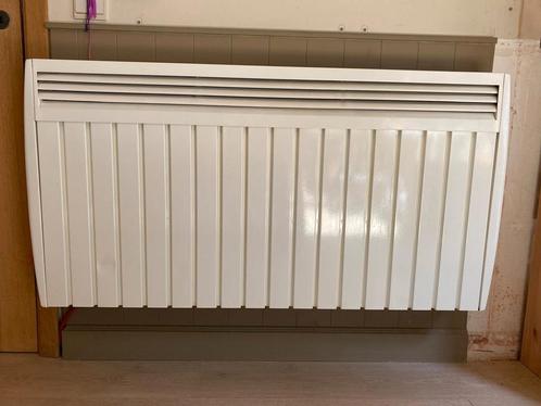 2 aterno vaste radiatoren FX2100, Doe-het-zelf en Bouw, Verwarming en Radiatoren, Gebruikt, Thermostaat, Ophalen