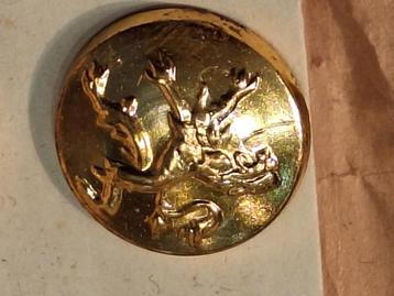 oude goudkleurige knoop landmacht, nieuwstaat, jaren 40-50 beschikbaar voor biedingen