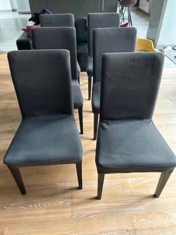 eetkamerstoelen beschikbaar voor biedingen