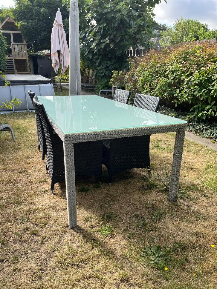 Tuintafel met glazen blad merk Valeur 2,2m op 1m, Jardin & Terrasse, Tables de jardin, Comme neuf, Rectangulaire, Autres matériaux