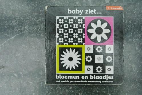 baby ziet bloemen en blaadjes, Boeken, Kinderboeken | Kleuters, Ophalen of Verzenden