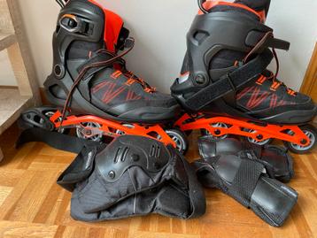 Skeelers maat 43 met knie- en polsbescherming beschikbaar voor biedingen