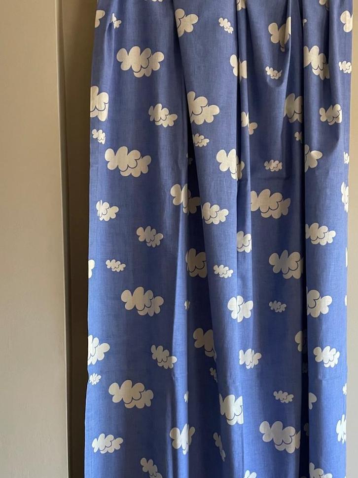 Mooi gordijnen ( 2 stuks) voor baby/ kinderkamer, Huis en Inrichting, Stoffering | Gordijnen en Lamellen, Zo goed als nieuw, 200 cm of meer