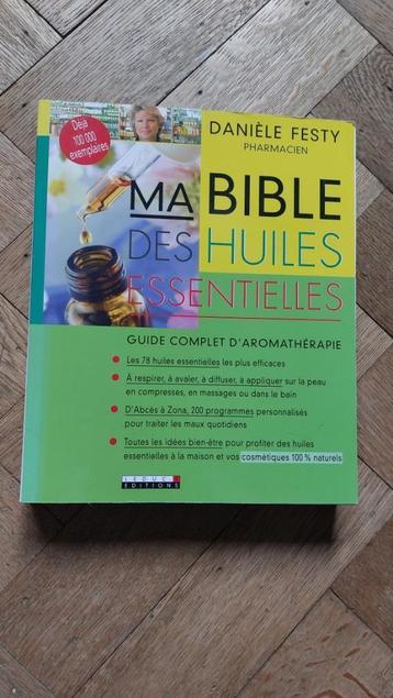 Ma bibles des huiles essentielles beschikbaar voor biedingen