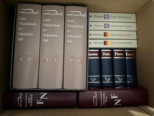 Doos vol : 13 woordenboeken, Boeken, Woordenboeken, Zo goed als nieuw, Duits, Overige uitgevers, Ophalen