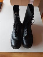 Combat shoes, Ophalen