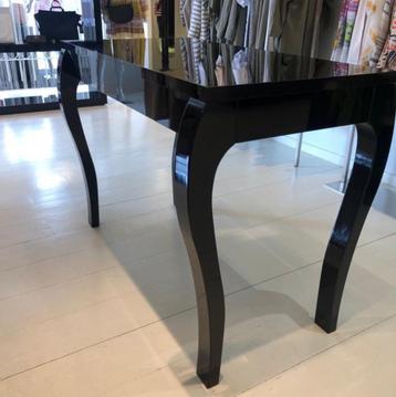 Design tafel  beschikbaar voor biedingen