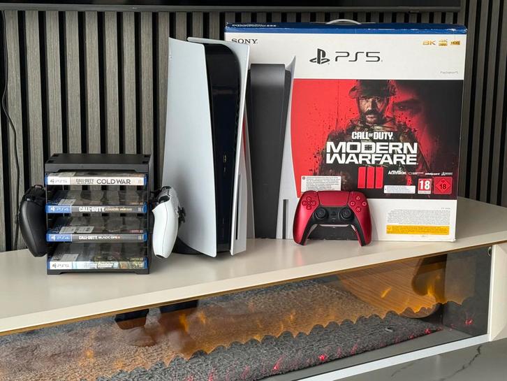 PS5 disc + 3 controllers, Games en Spelcomputers, Spelcomputers | Sony PlayStation 5, Ophalen