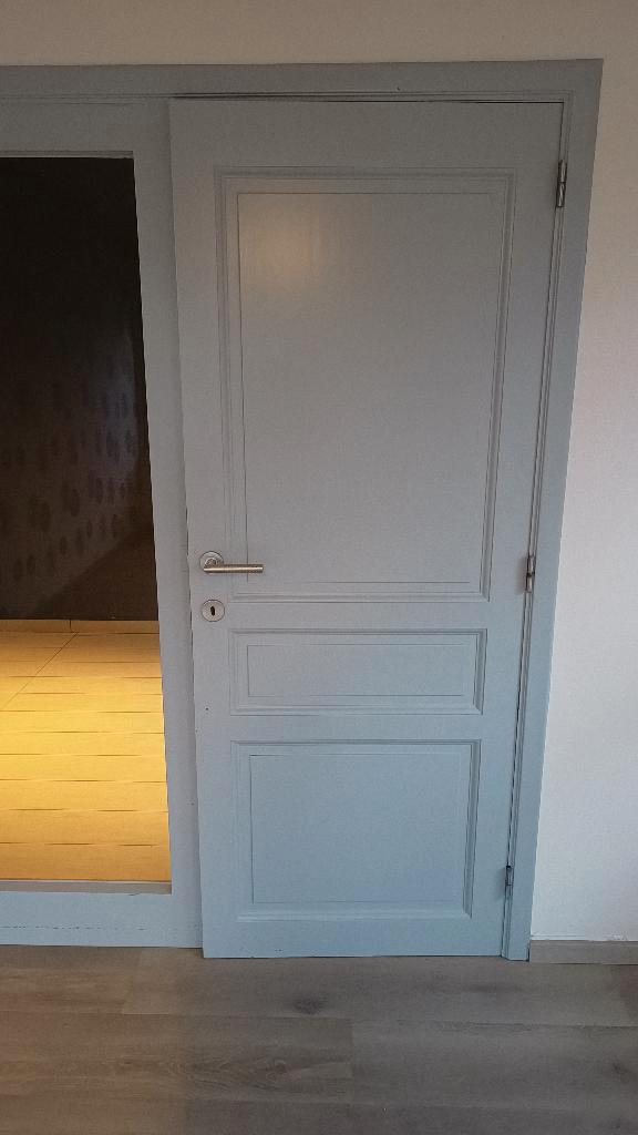 Houten binnendeuren (2 stuks, 78x201) met metalen klinken, Doe-het-zelf en Bouw, Deuren en Vliegenramen, Gebruikt, Binnendeur