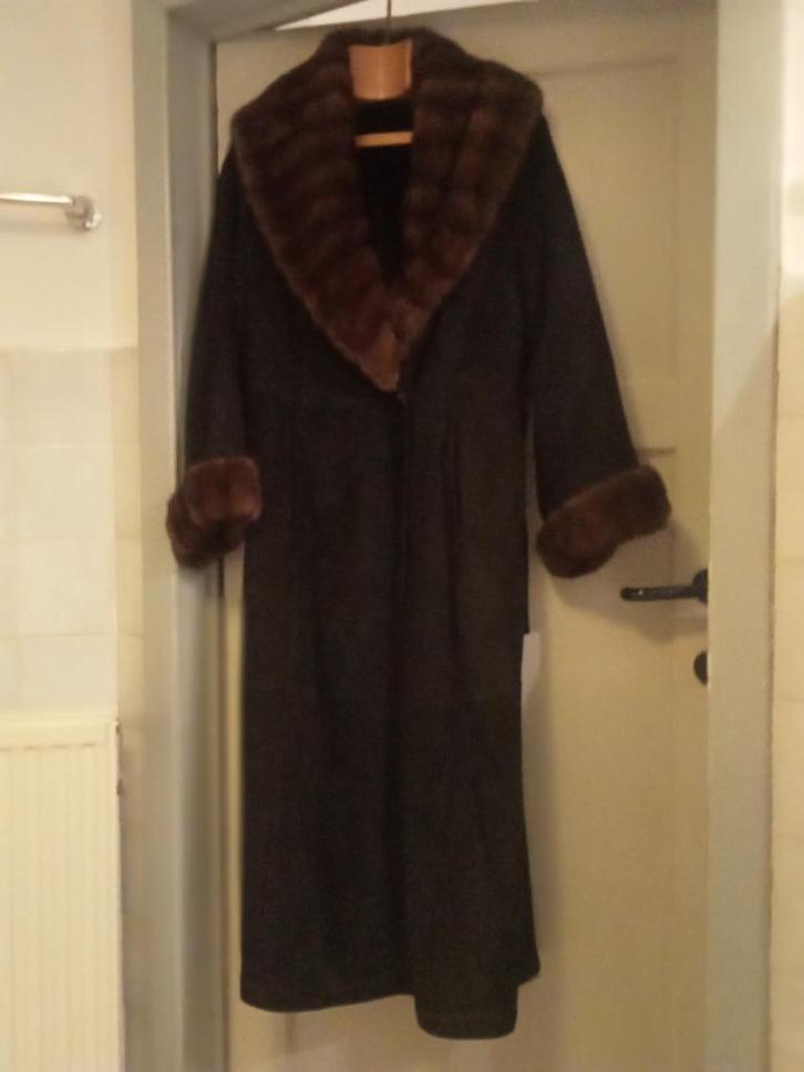 zwarte bontjas met nertskraag + manchetten, Kleding | Dames, Jassen | Winter, Gedragen, Zwart, Ophalen of Verzenden