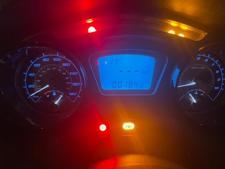 Piaggio MP3 300 deep black, Motoren, Motoren | Piaggio, Particulier, Scooter, meer dan 35 kW, 1 cilinder, Motorrijbewijs A, Ophalen