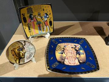 Egyptisch porseleinen schaaltjes beschikbaar voor biedingen