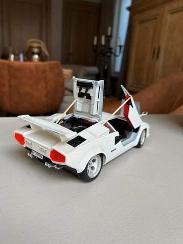 Bburago 1/18 Lamborghini Countach 5000 Quattrovalve 1988 beschikbaar voor biedingen