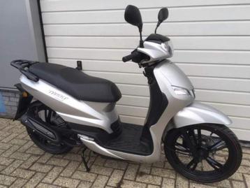 Peugeot tweet 50 cc voor onderdelen  beschikbaar voor biedingen
