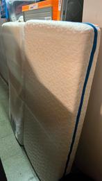 2 matrassen voor babybed of reisbed, Ophalen, Zo goed als nieuw