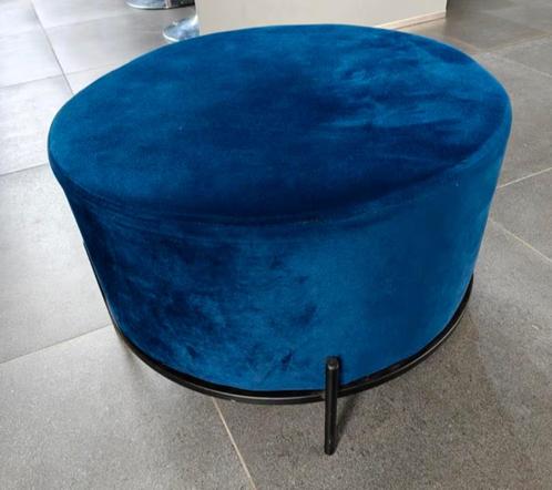 Lifa living ruby fluwelen poef blauw, Huis en Inrichting, Zetels | Voetbanken en poefs, Zo goed als nieuw, 50 tot 75 cm, Minder dan 50 cm