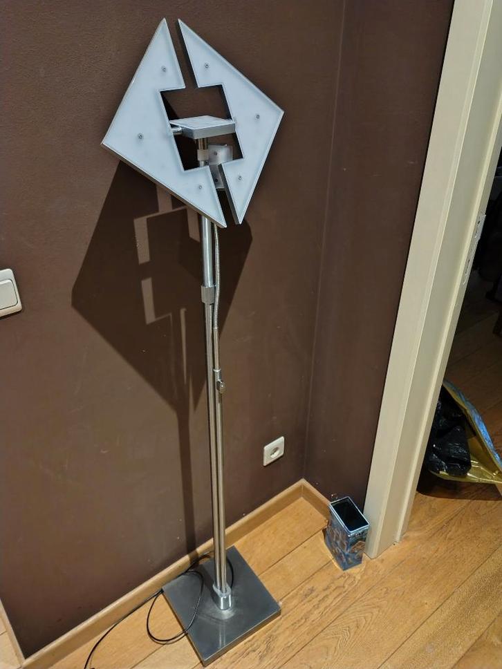 LED LAMP, Huis en Inrichting, Lampen | Spots, Zo goed als nieuw, Plafondspot of Wandspot, Metaal of Aluminium, Led, Ophalen