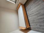 Bed, lattenbodem, matras en nachtkastje, Huis en Inrichting, Ophalen, Zo goed als nieuw