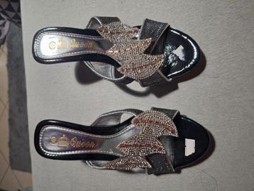 Hakken schoenen maat 37 beschikbaar voor biedingen