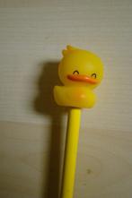 badeend op gele potlood = pencil topper / potloodversiering, Verzamelen, Ophalen of Verzenden, Nieuw, Vogel, Beeldje of Figuurtje