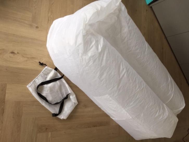 luchtbed / laybag / air inflatable uniek (hagelwit), Caravans en Kamperen, Luchtbedden, Nieuw, 1-persoons, Ingebouwde pomp, Ophalen