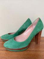 Frida pump groen suède Maat 36 - Nieuw, Kleding | Dames, Schoenen, Nieuw, Groen, Ophalen of Verzenden, Frida