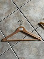 30 stuks houten kleerhangers, Kleding | Dames, Kledinghangers, Ophalen, Zo goed als nieuw